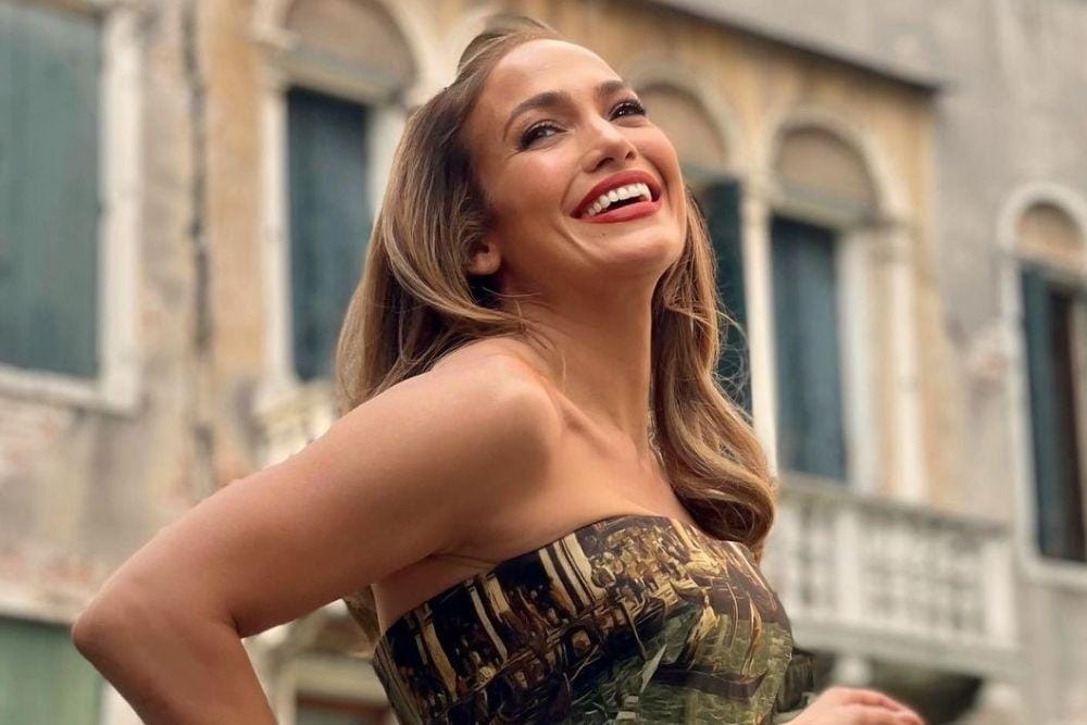 instagram.com/jlo