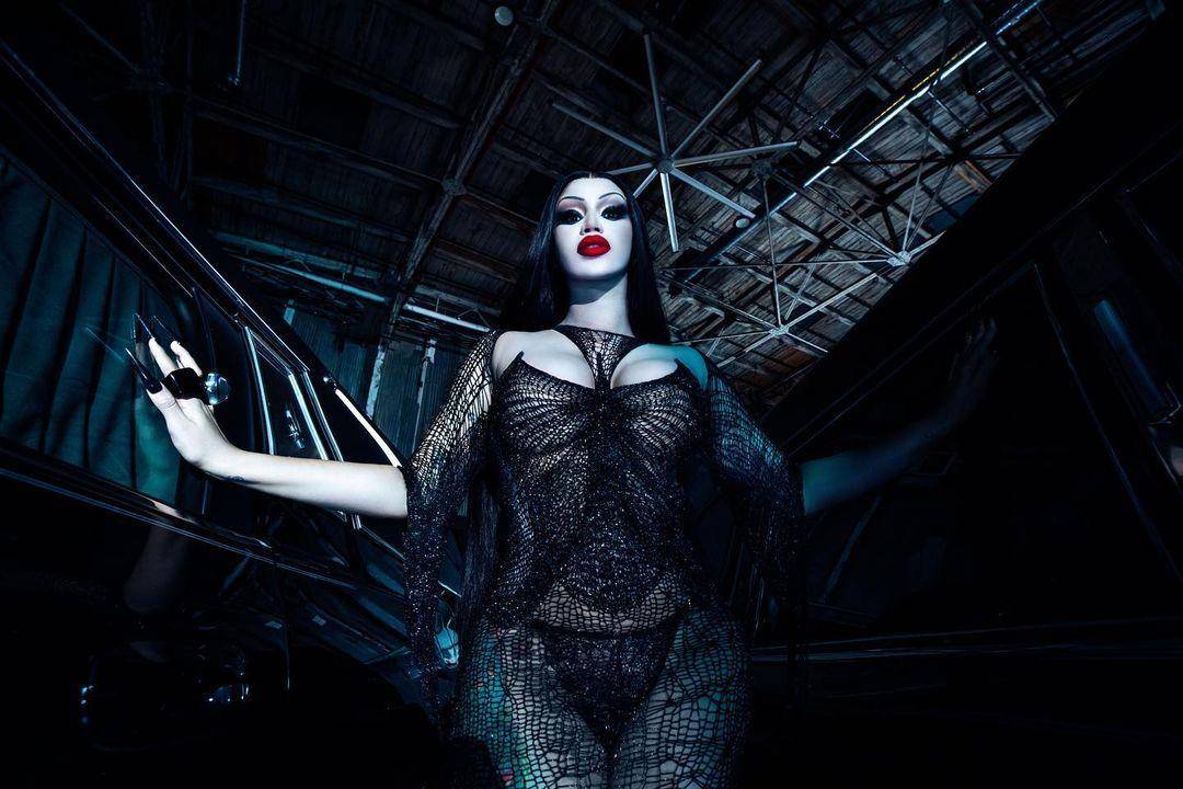 instagram.com/iamcardib