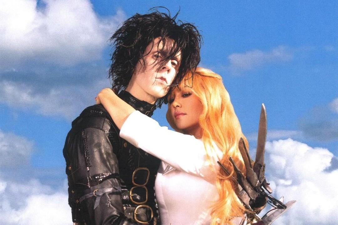10 Gaya Kompak Pasangan Hollywood Pada Halloween 2021