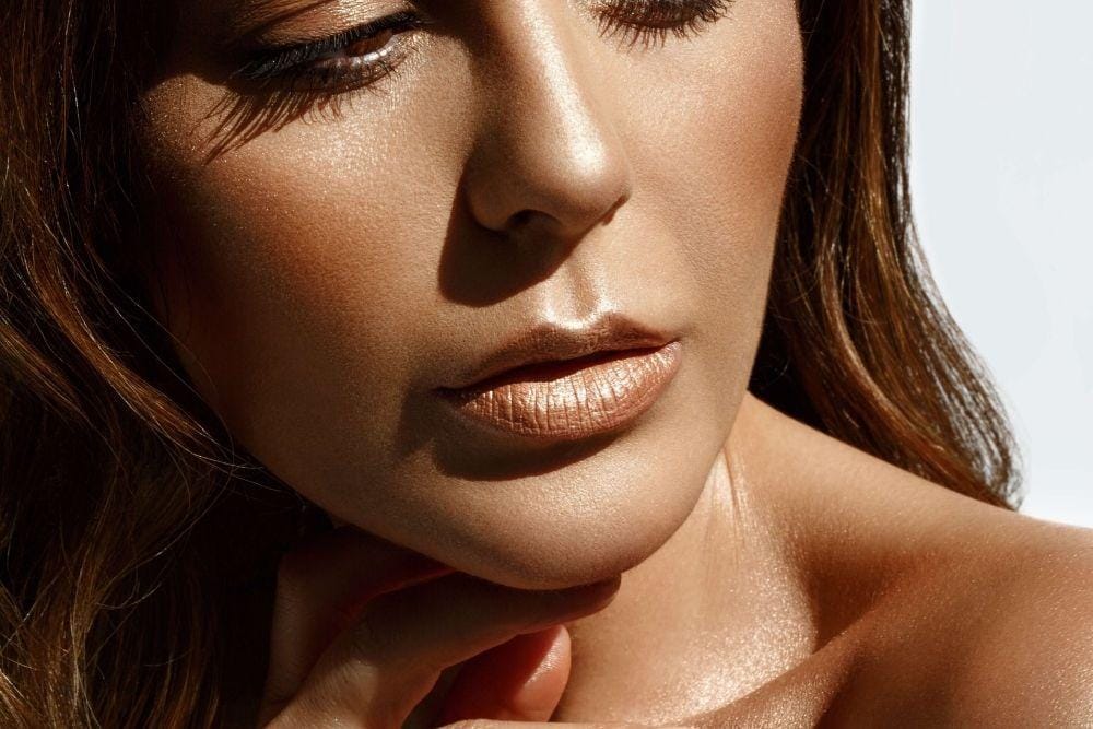 Cara Menggunakan Lipstik Agar Bibir Terlihat Penuh, simplysona.com