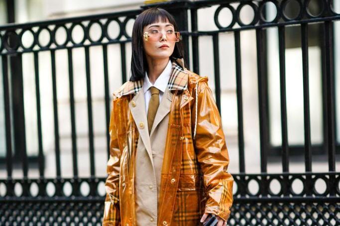5 Tips Mengubah Trench Coat Klasik jadi Lebih Statement!