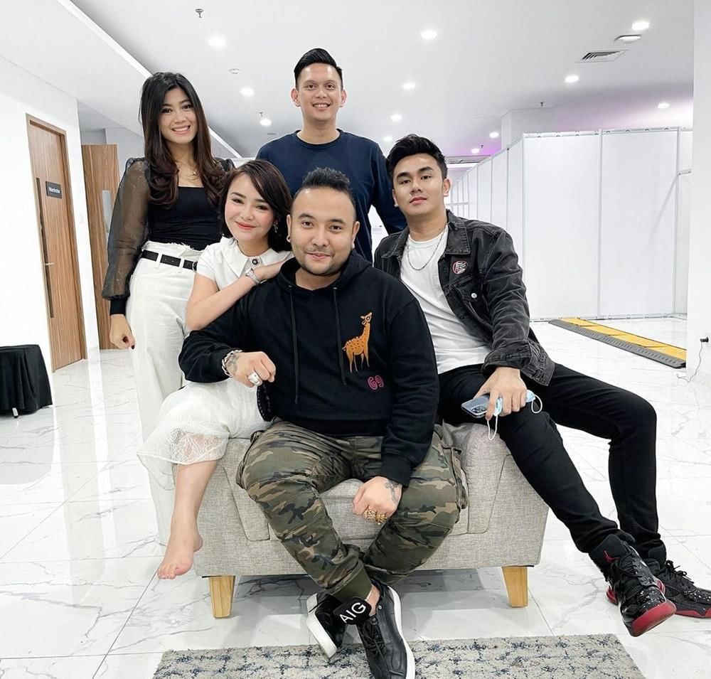 Instagram.com/dikintam