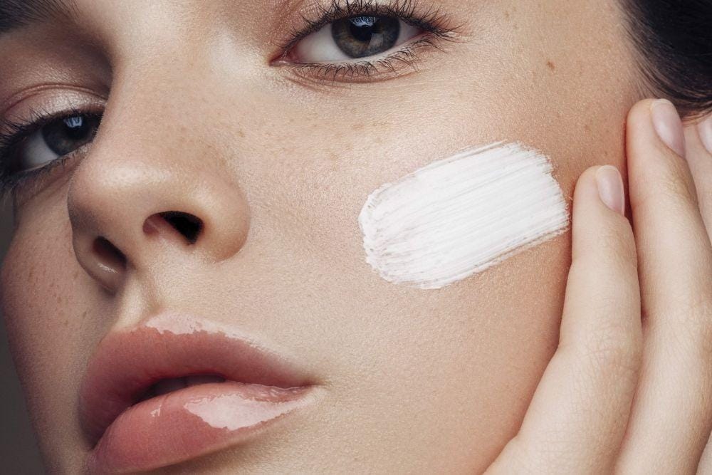 Perbedaan Sunscreen dan Sunblock, realself.com
