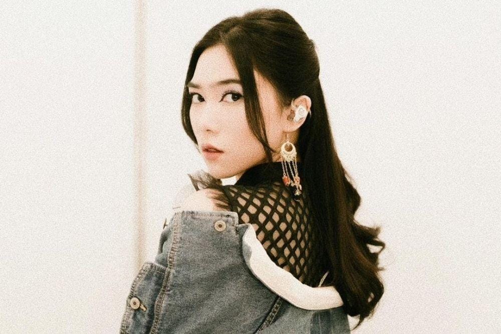 instagram.com/isyanasarasvati