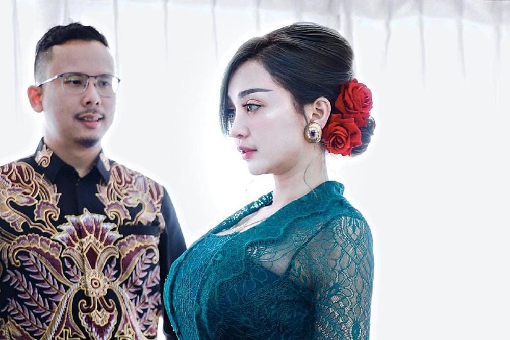 Pasang Muka Sedih Saat Dilamar, 8 Fakta Asmara Cupi Cupita & Kekasih