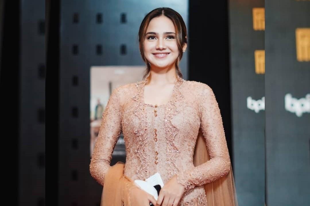 Gaya Artis Indonesia di Karpet Merah FFI 2021, Kompak Pakai Kebaya