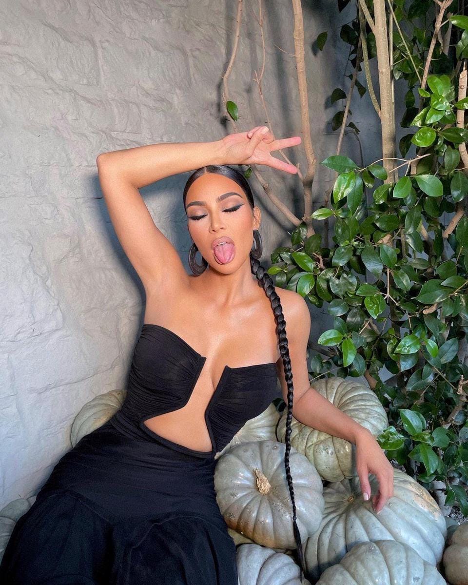 instagram.com/kimkardashian