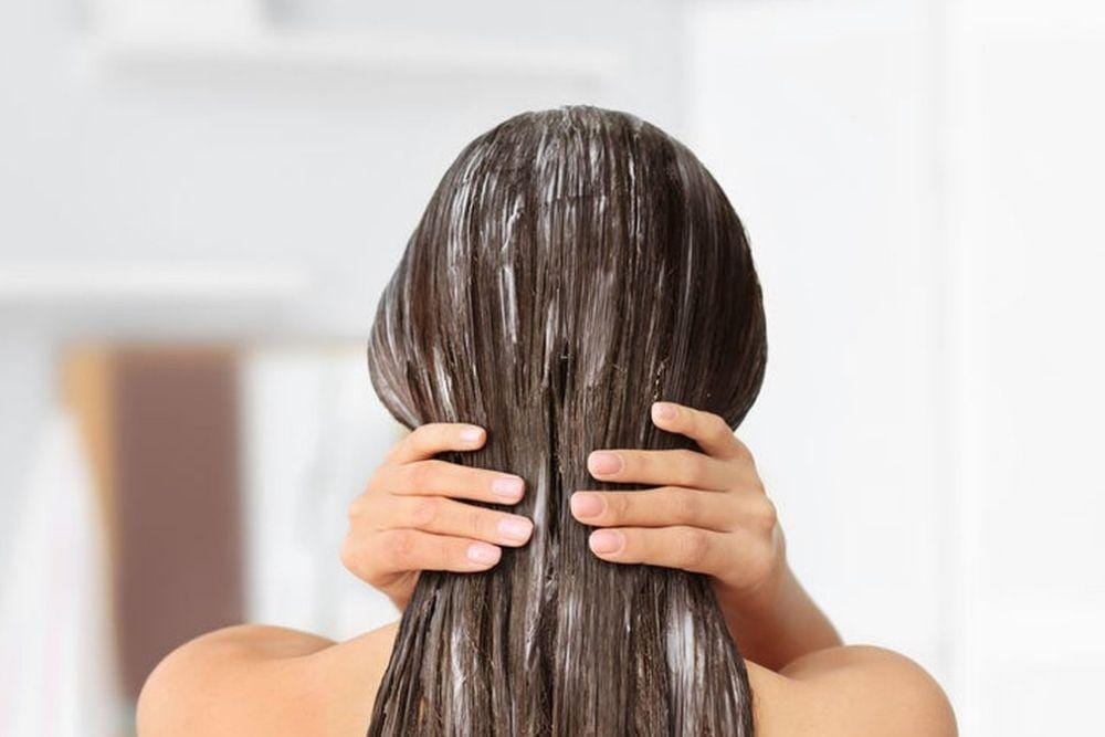 Tips Mengatasi Rambut Lepek dan Bau, weau.com