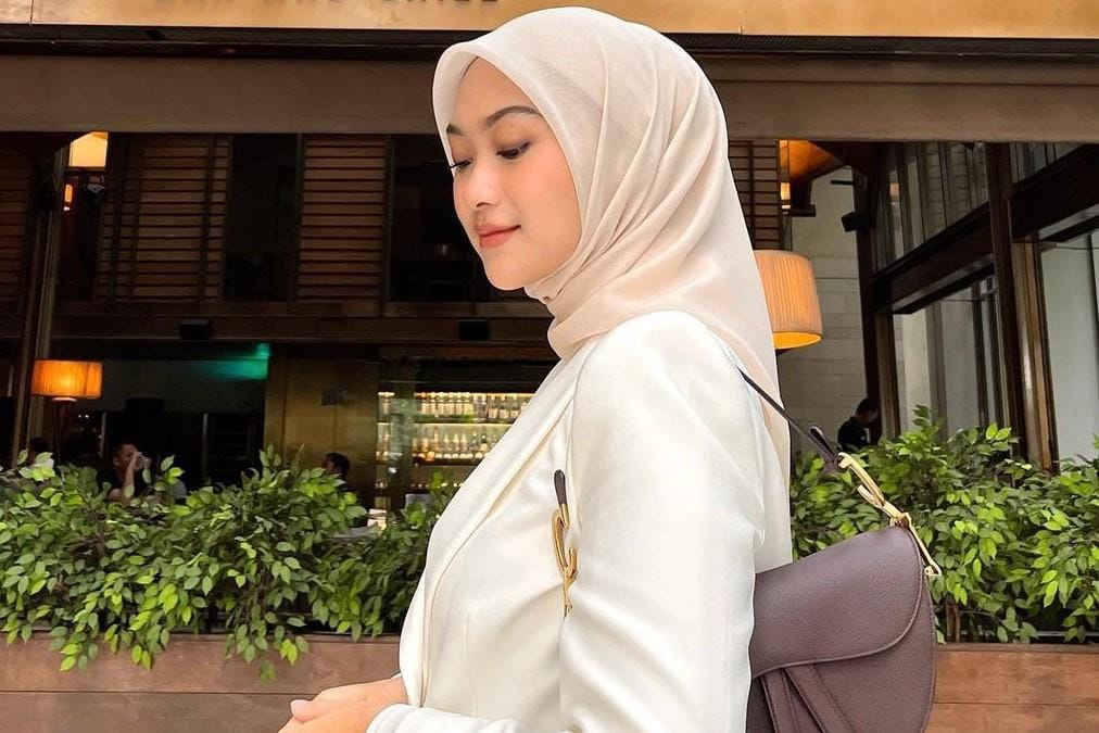 Inspirasi Padu-padan OOTD dengan Hijab Nude
