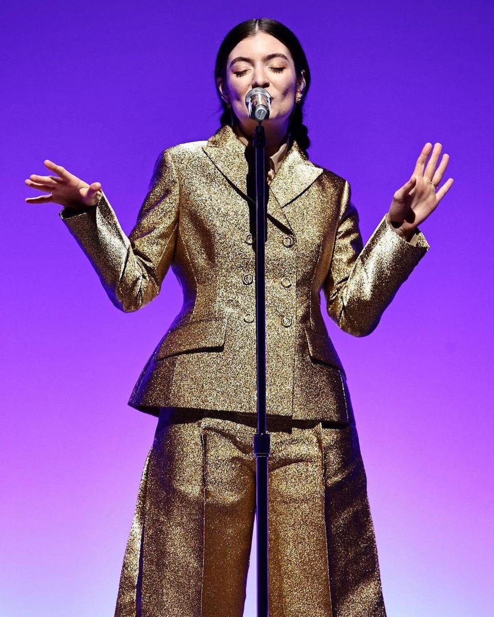 instagram.com/justjared