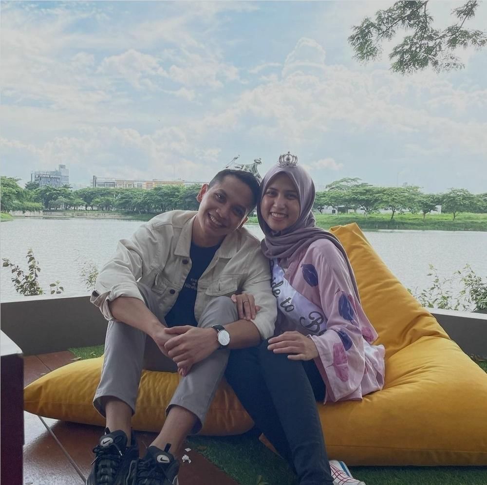 Twitter.com/YessyListryani