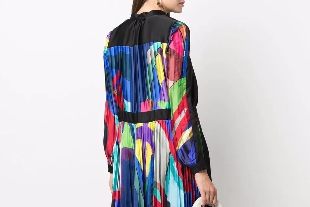 #PopbelaOOTD: Saatnya Tampil Beda dengan Pleated Dress Ini