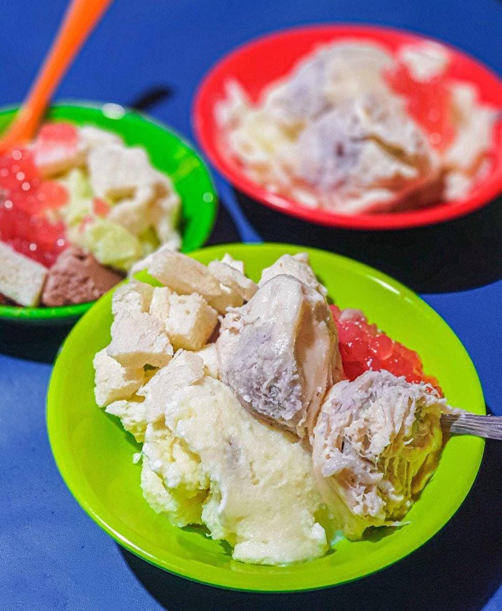 instagram.com/ nyonyolaper