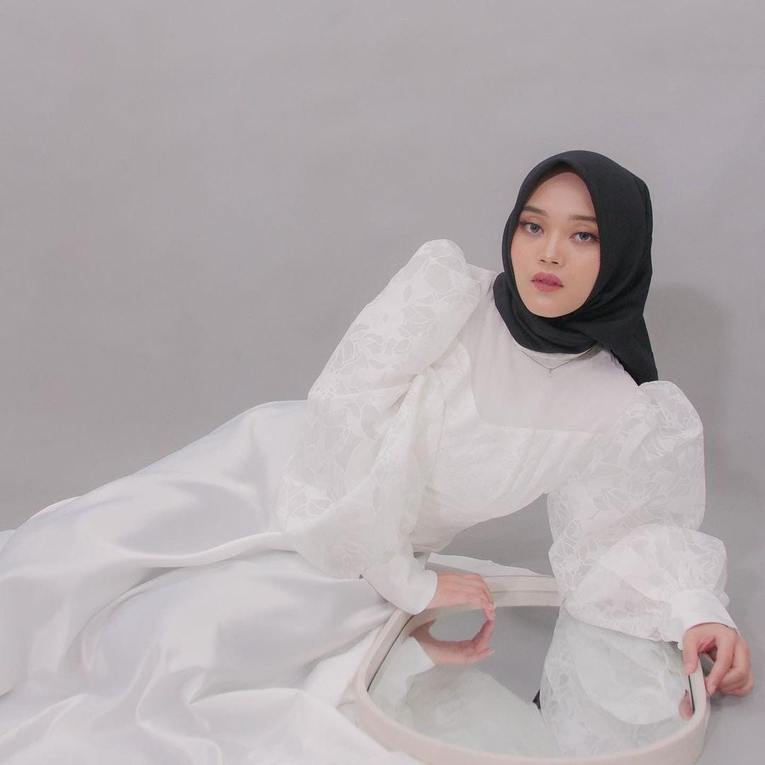 instagram.com/putridelinaa