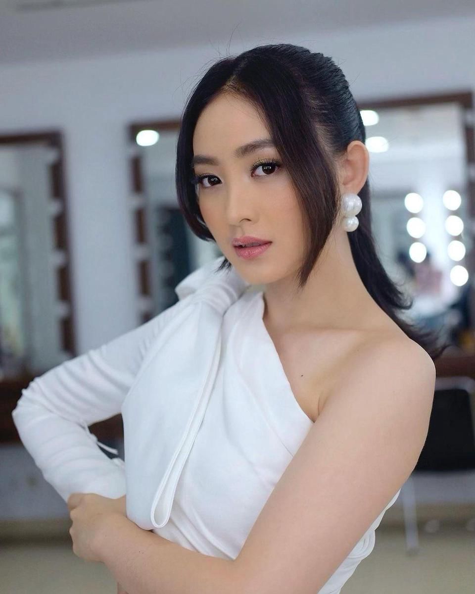 instagram.com/natashawilona12/