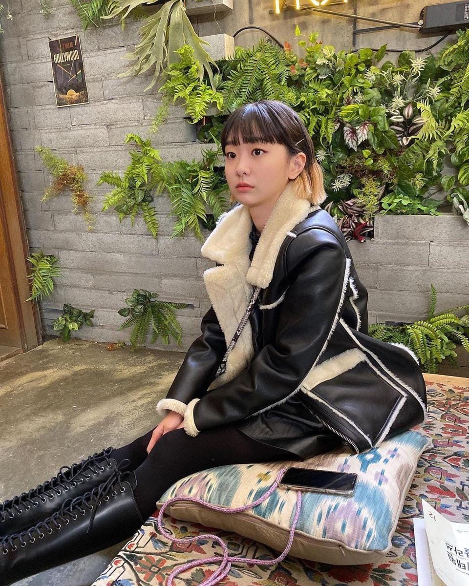 instagram.com/d_a___m_i