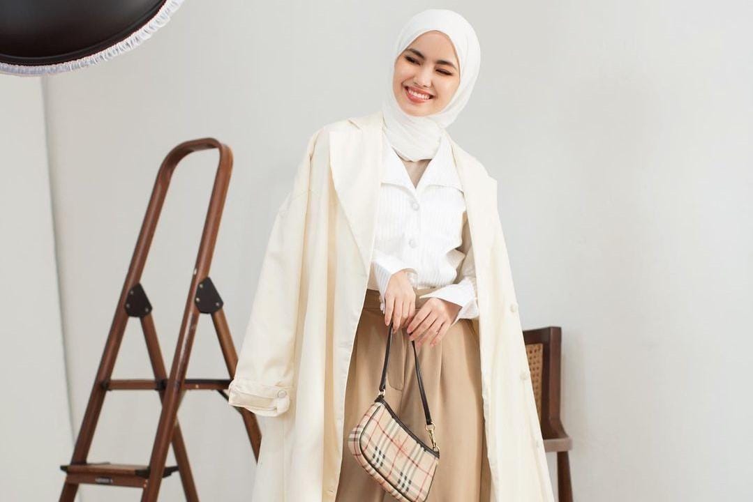 Inspirasi Padu-padan Hijab Warna Netral untuk Berbagai Occasion