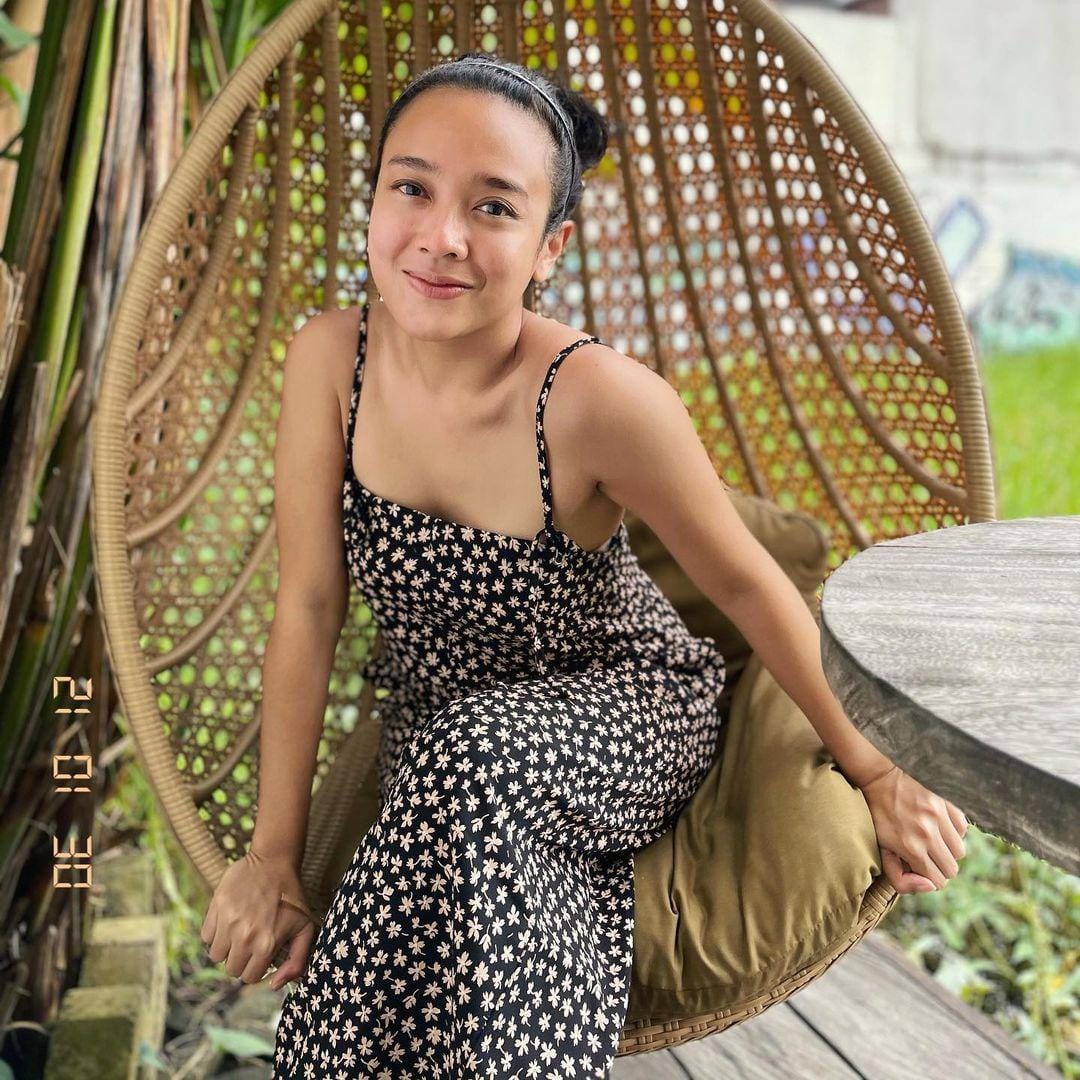 instagram.com/dea_ananda