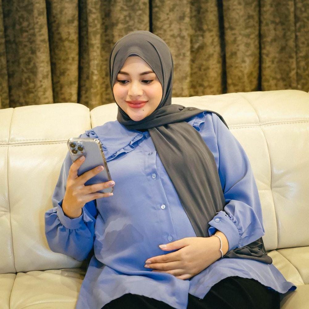 Instagram.com/aurelie.hermansyah