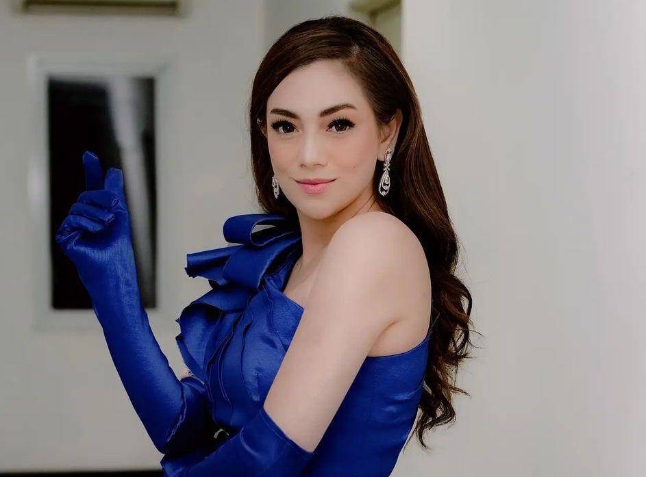 instagram.com/celine_evangelista/