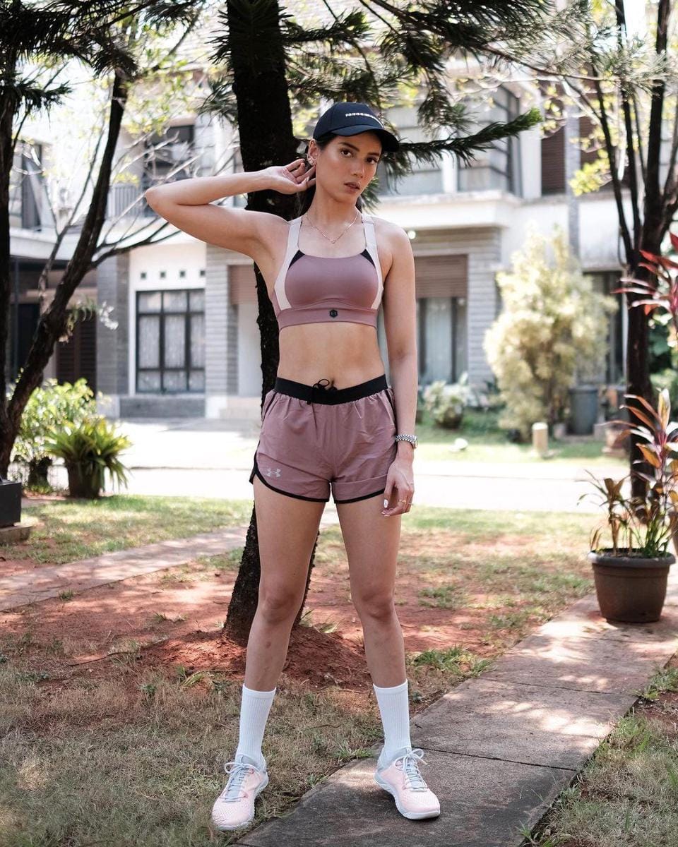 instagram.com/sabrinachairunnisa_