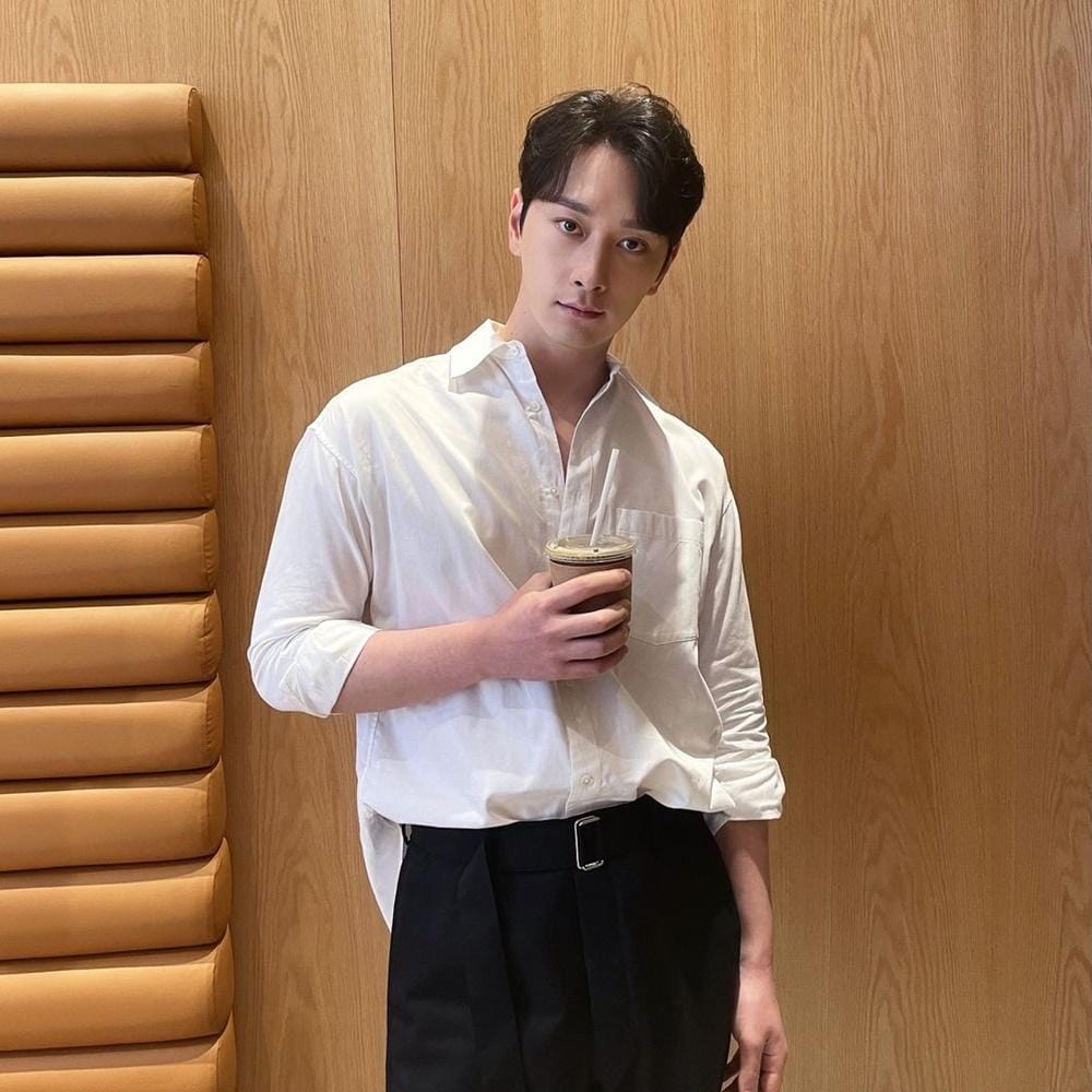 Instagram.com/hwang_chan222
