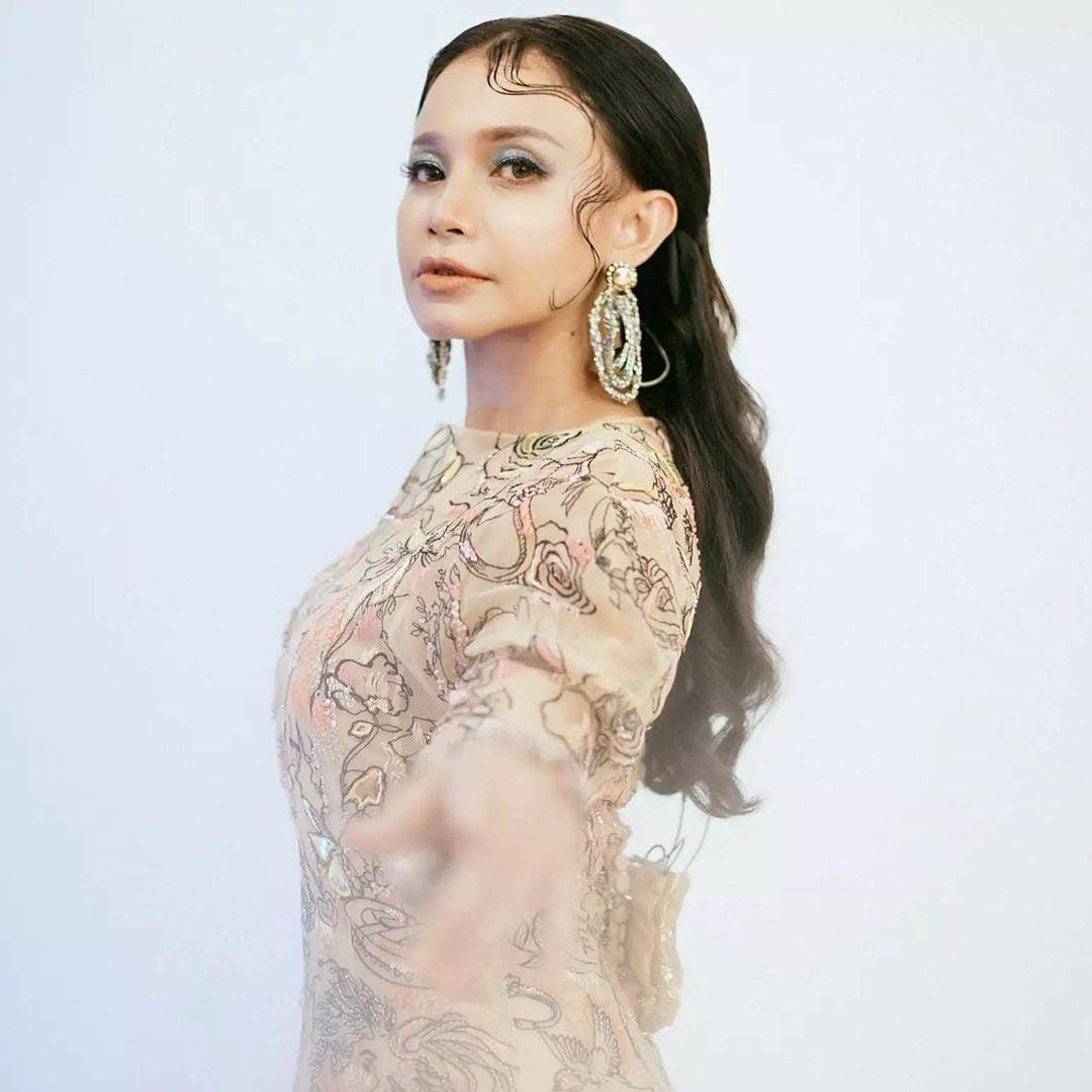 instagram.com/itsrossa910/