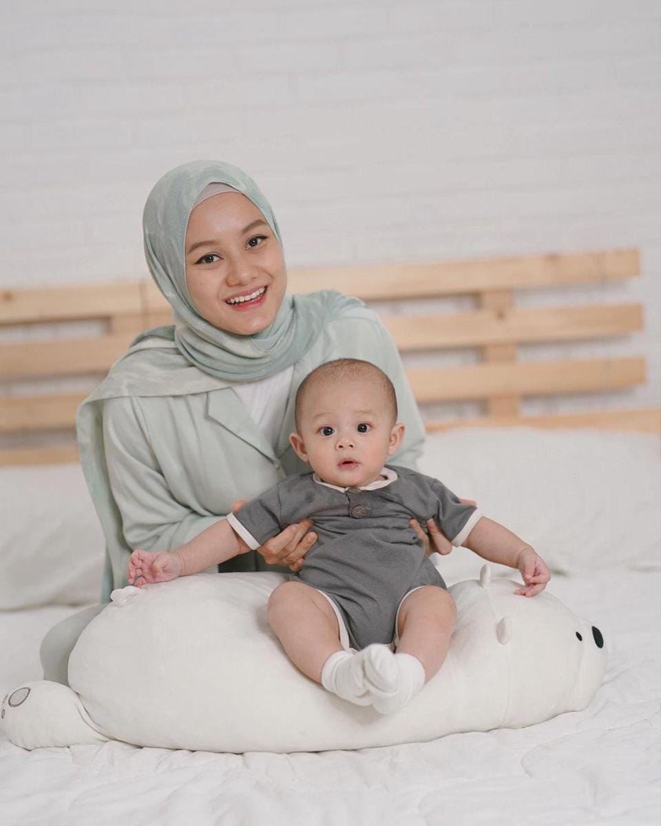 instagram.com/dindahw