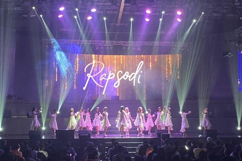 twitter.com/officialJKT48