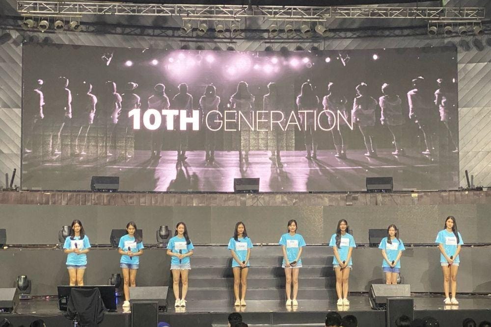 twitter.com/officialJKT48