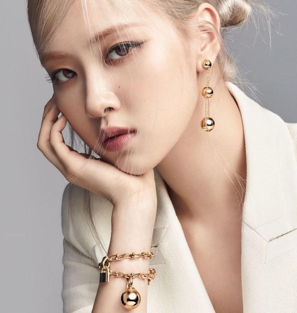 instagram.com/roses_are_rosie