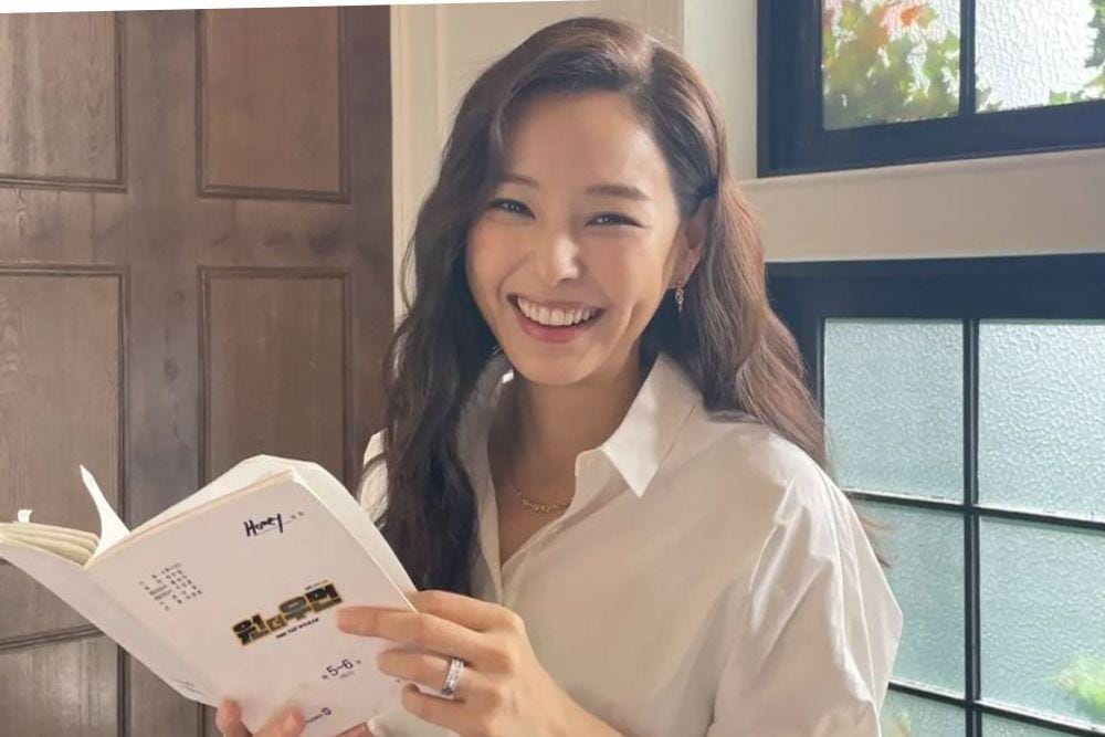 Cantiknya Honey Lee, Mantan Miss Korea yang Dinikahi Lelaki Non-Seleb