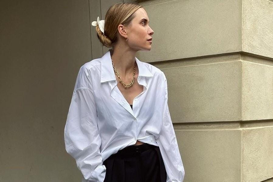 Tampil Effortlessly Chic dengan Kemeja Putih, Begini Padu-padannya