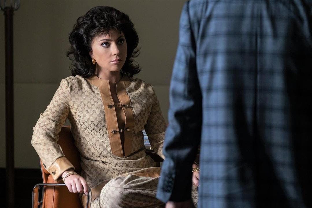 10 Gaya Klasik dan Ikonik Lady Gaga di Film House of Gucci