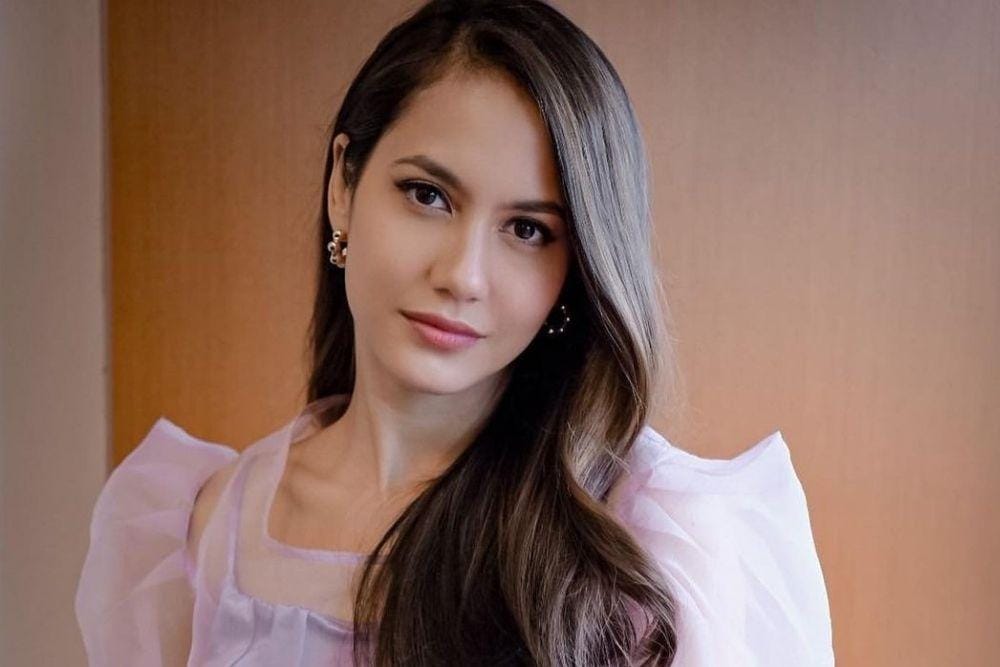 instagram.com/pevpearce