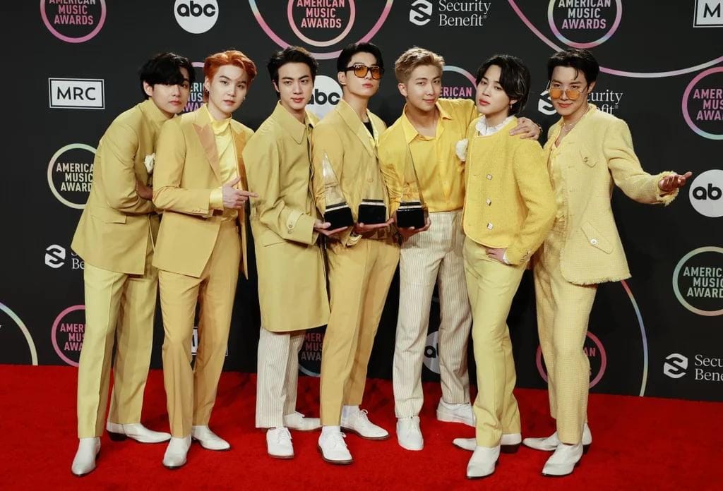 twitter.com/bts_twt