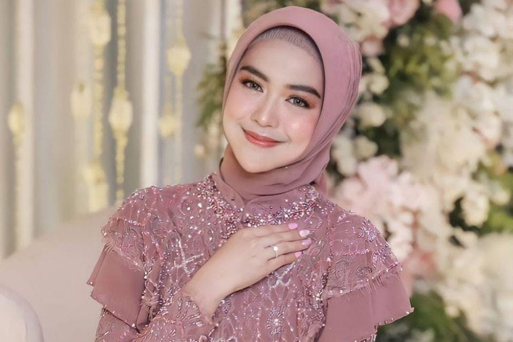 instagram.com/riaricis1795