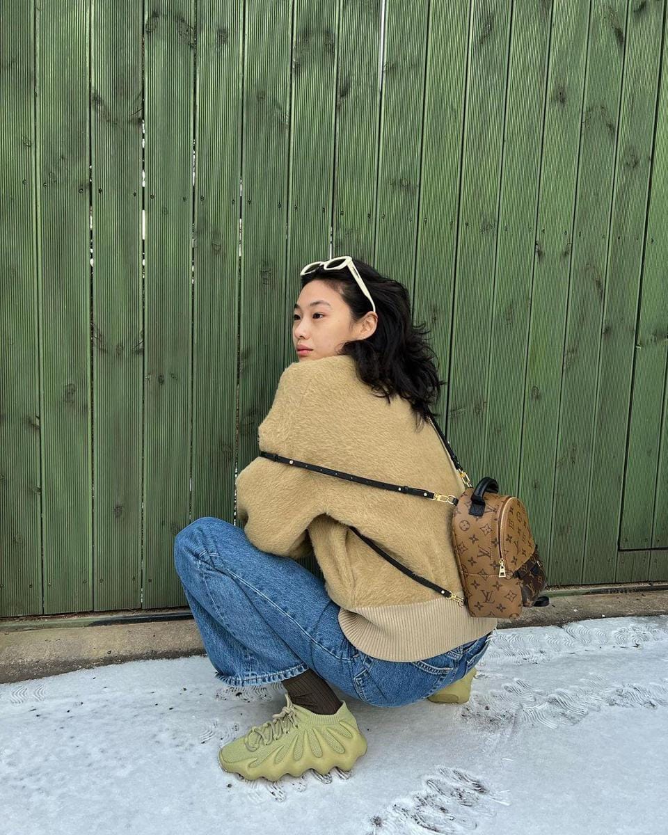 Instagram.com/hoooooyeony