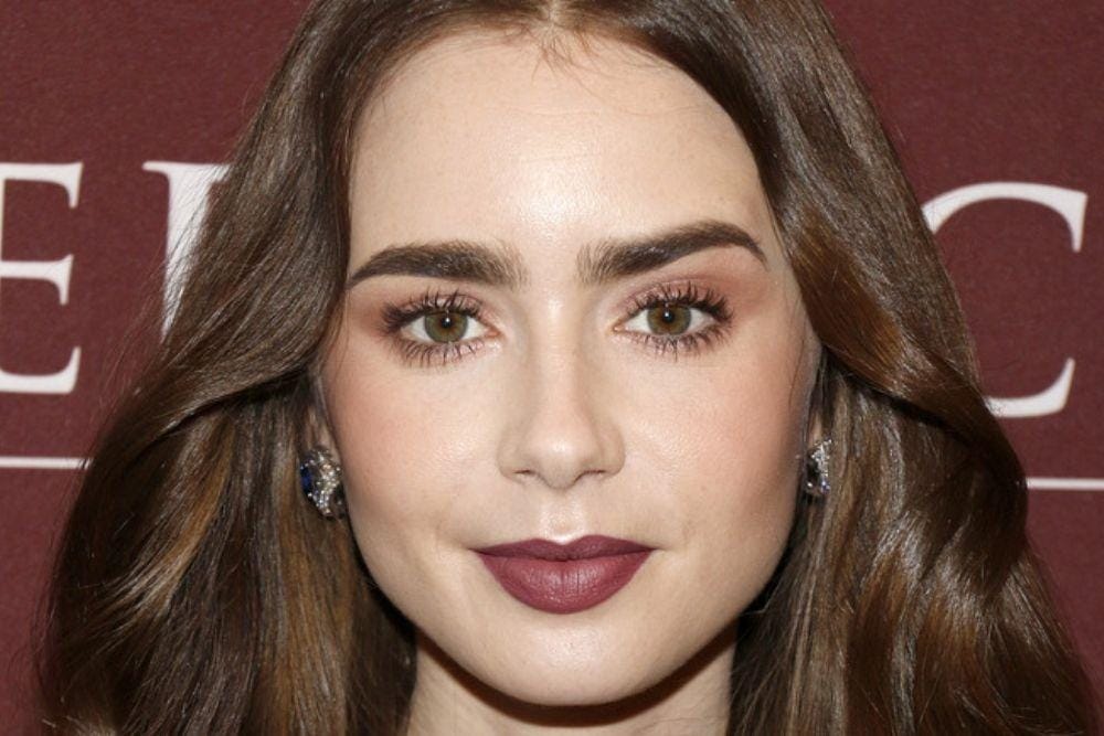 Cara Memakai Lipstik Sesuai Bentuk Bibir/ thelist.com