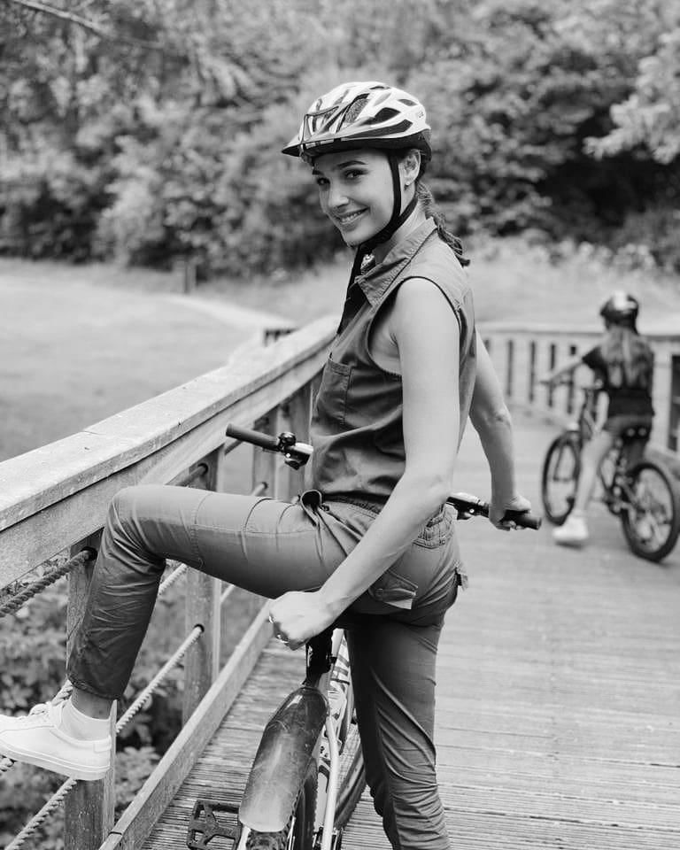 instagram.com/gal_gadot