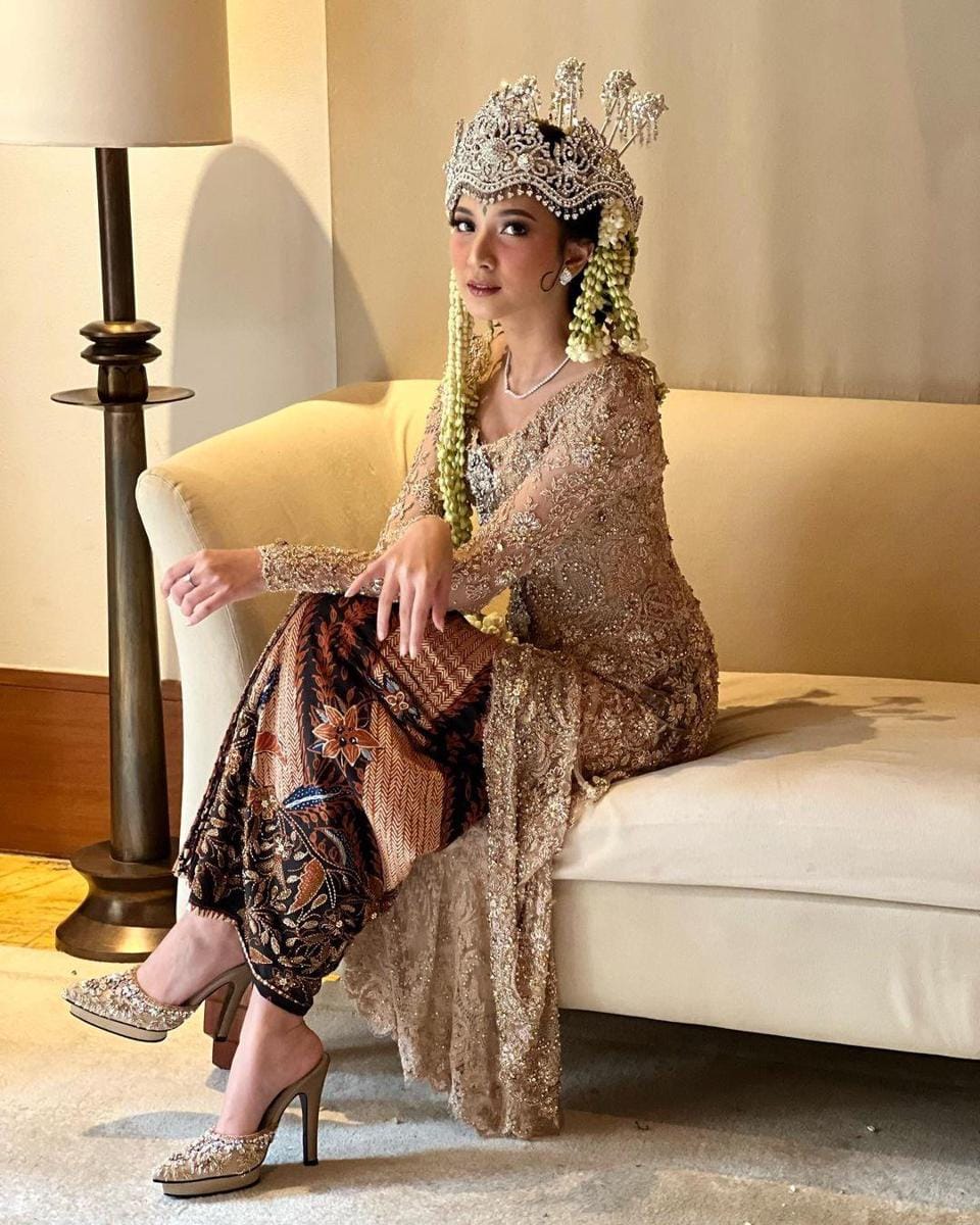 instagram.com/veraanggraini_kebaya