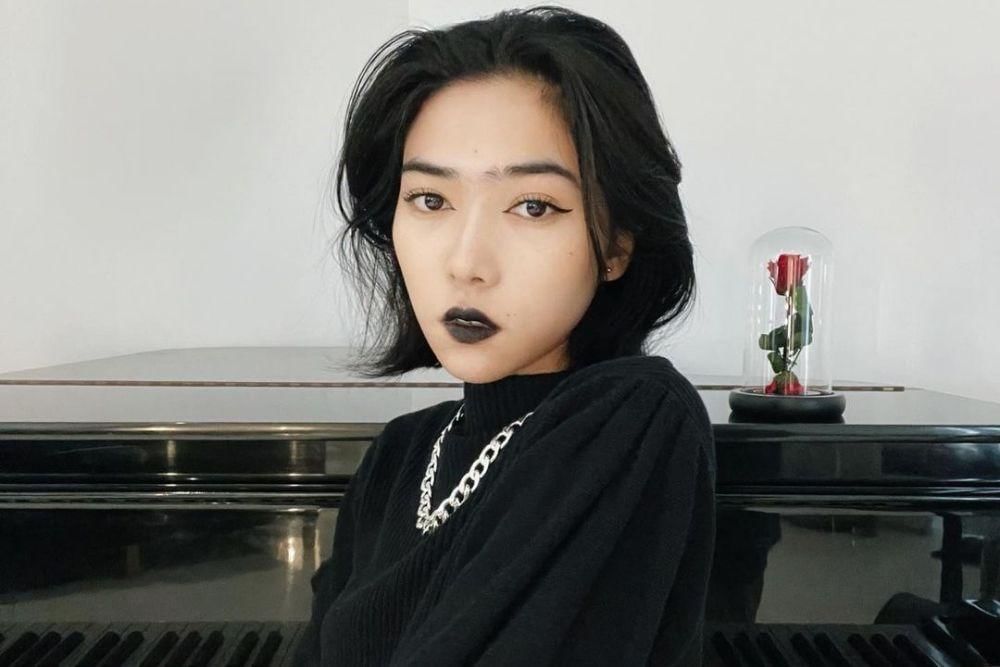 instagram.com/isyanasarasvati