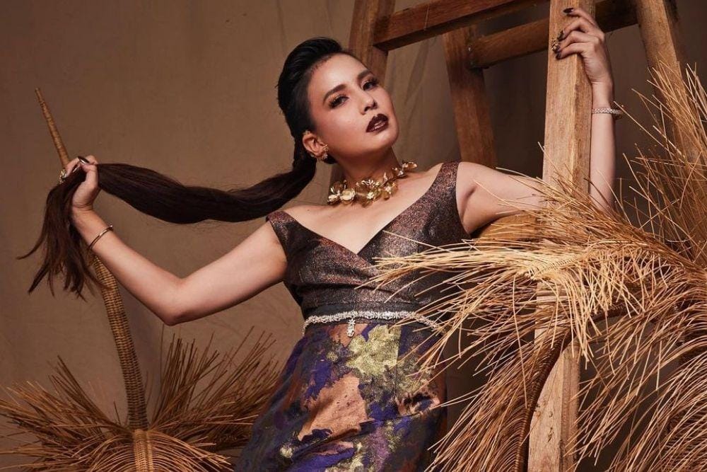 instagram.com/tya_ariestya