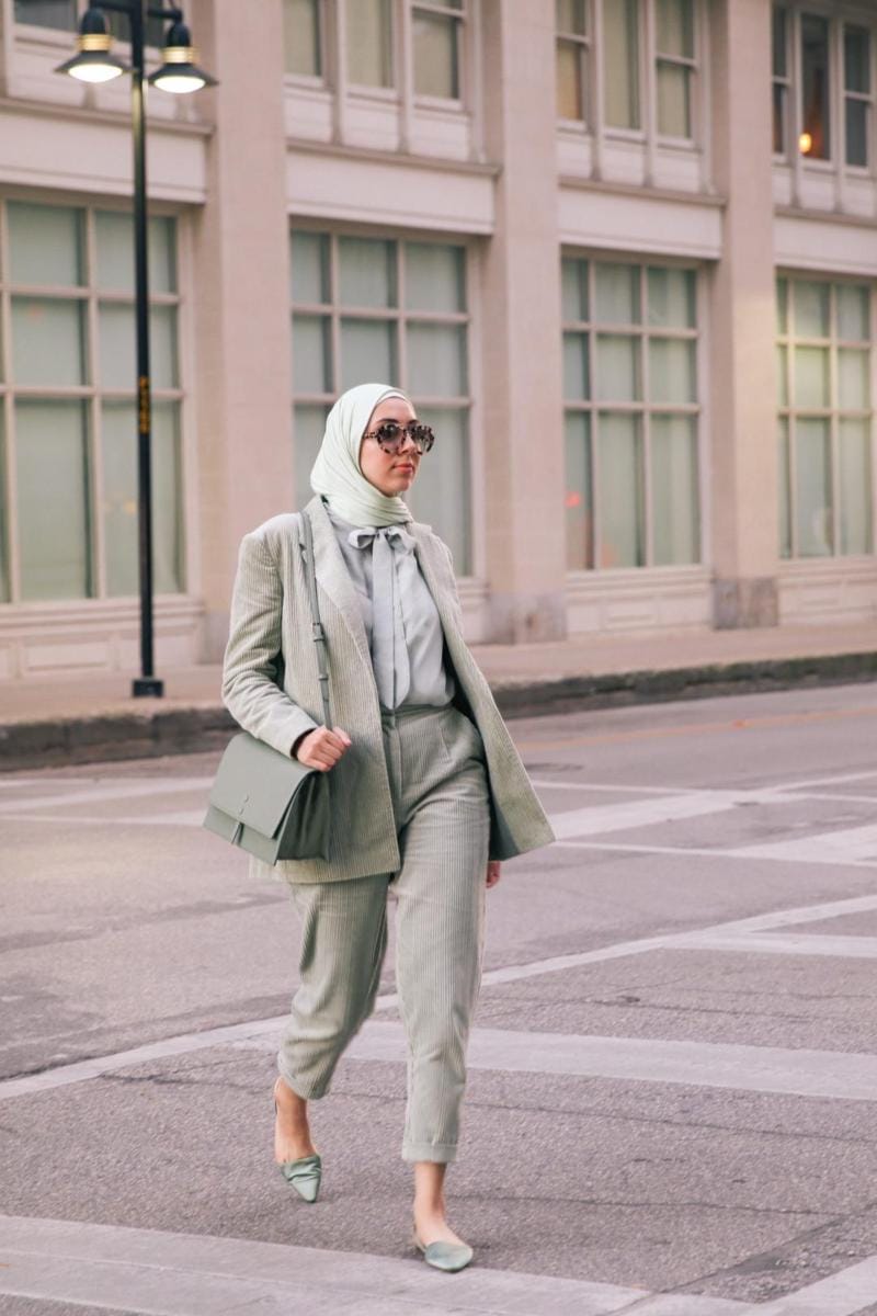 girlinthewhitescarf.com