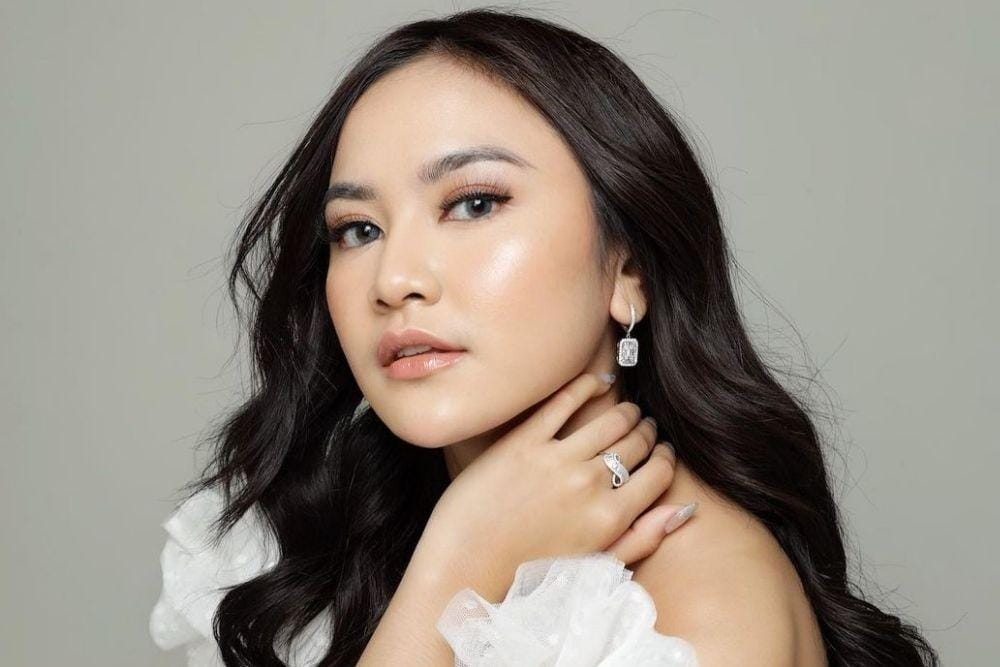 instagram.com/mahaliniraharja