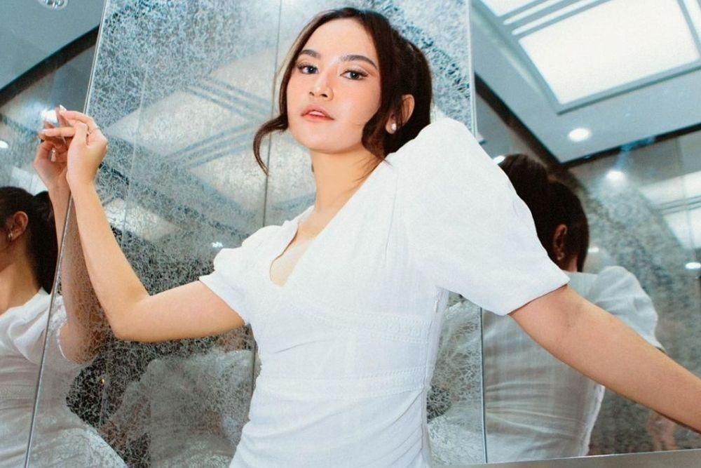 instagram.com/mahaliniraharja