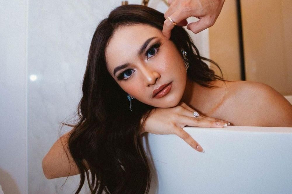 instagram.com/mahaliniraharja