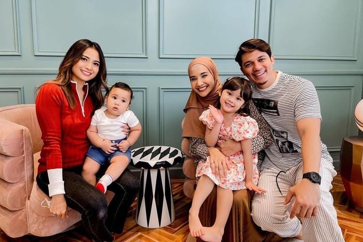 Bikin Salut! 7 Artis Ini Akrab dengan Istri Mantan Pacarnya