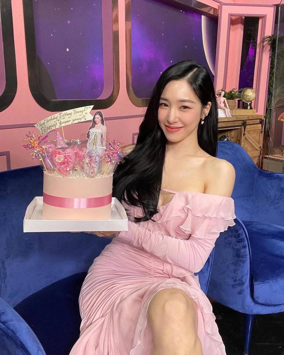 Instagram.com/@tiffanyyoungofficial/