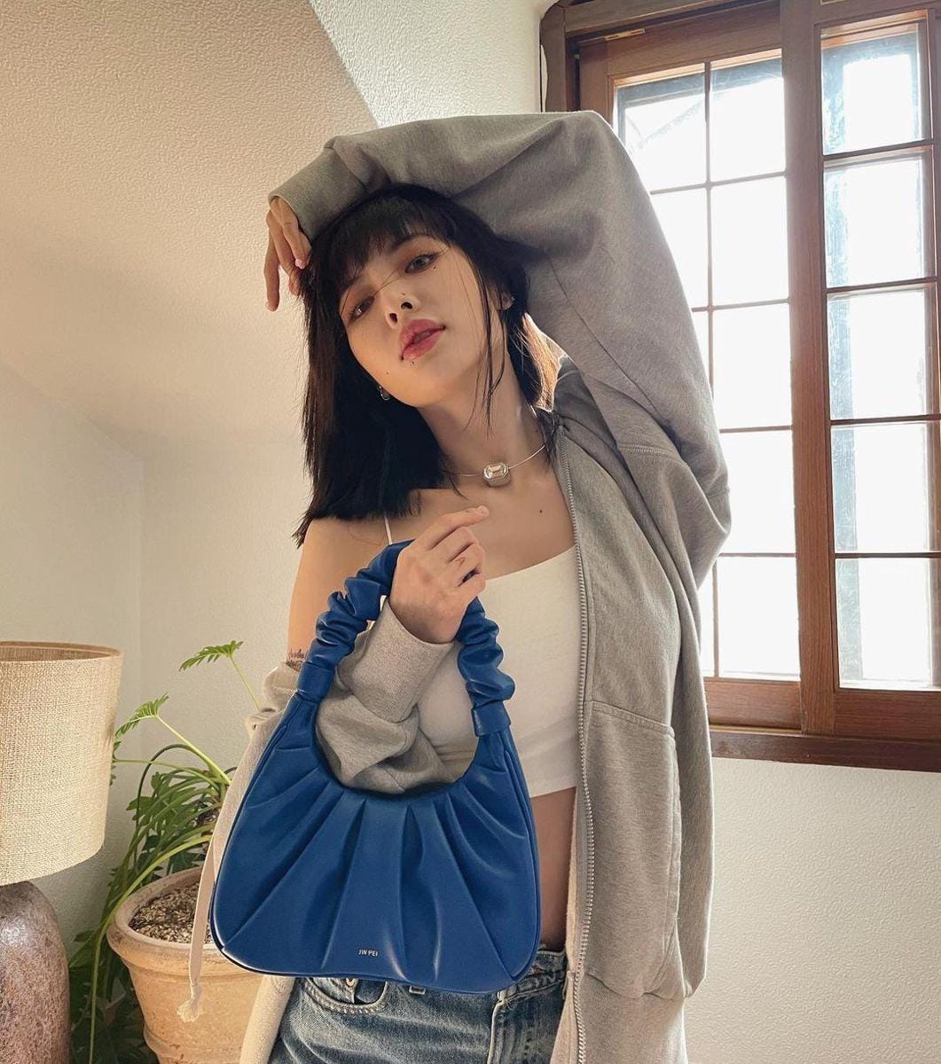 instagram.com/hyunah_aa